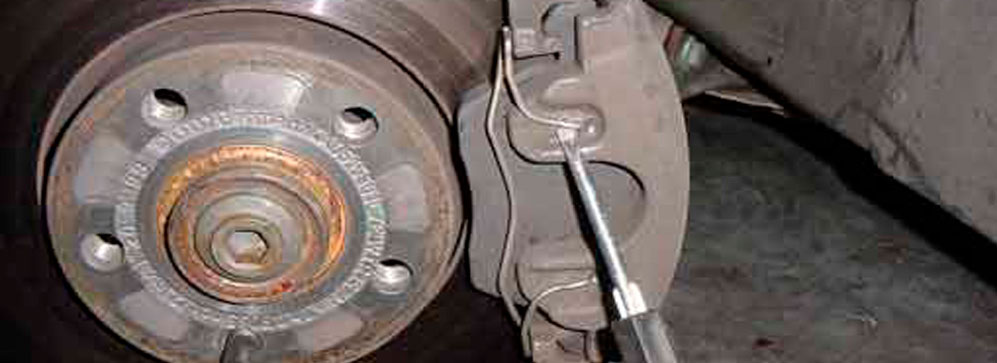 Замена тормозных колодок на Троещине - СТО "Автодоктор". Фото, цена на услуги